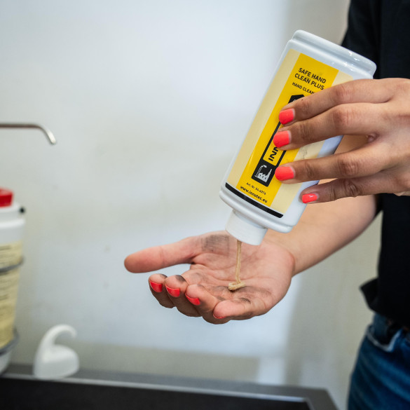 safe_hand_clean_plus_new_2_g1080-34
